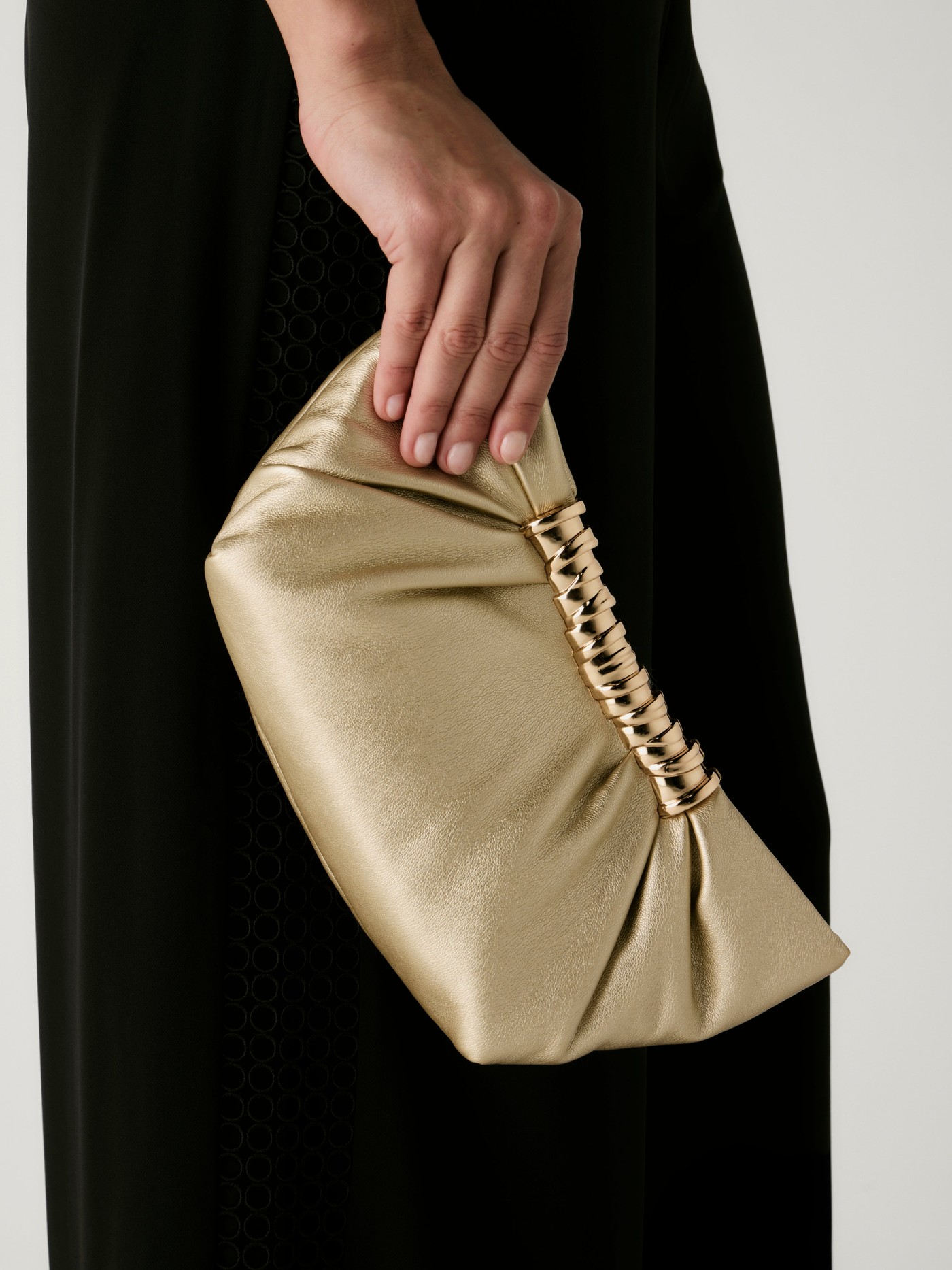 DELILAH CLUTCH